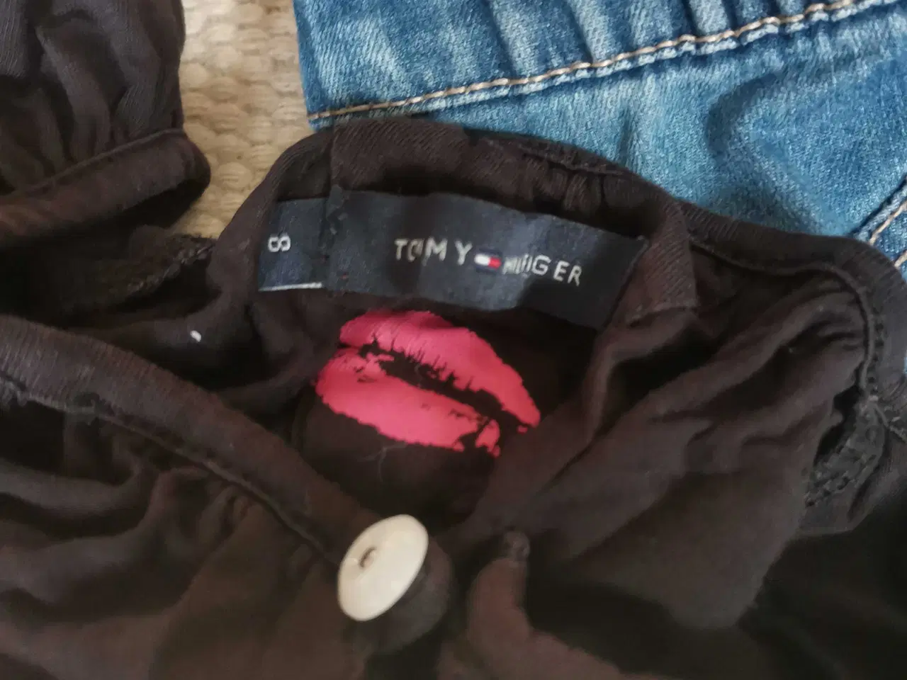 Billede 2 - Tøj pakke til piger str 128kjoler, bluser10 kr🌸 