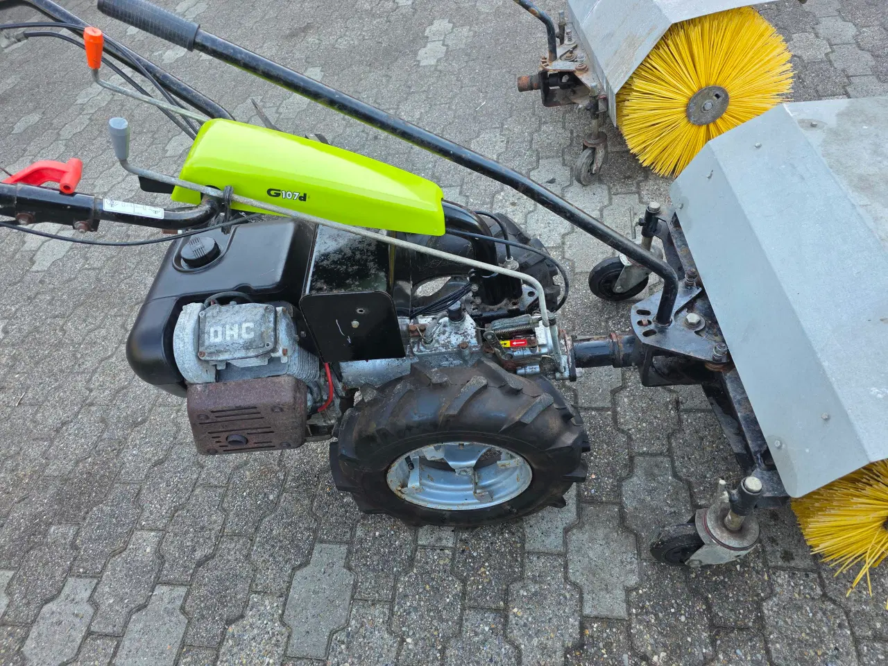 Billede 7 - Grillo Redskabsbærer / Fejemaskine