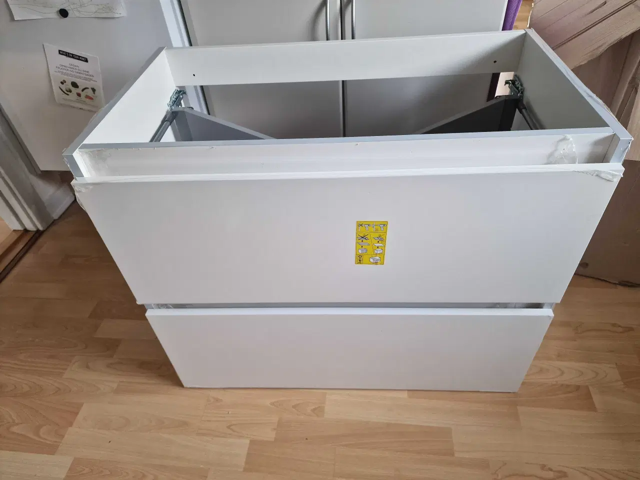 Billede 1 - Badeværelsesunderskab med vask