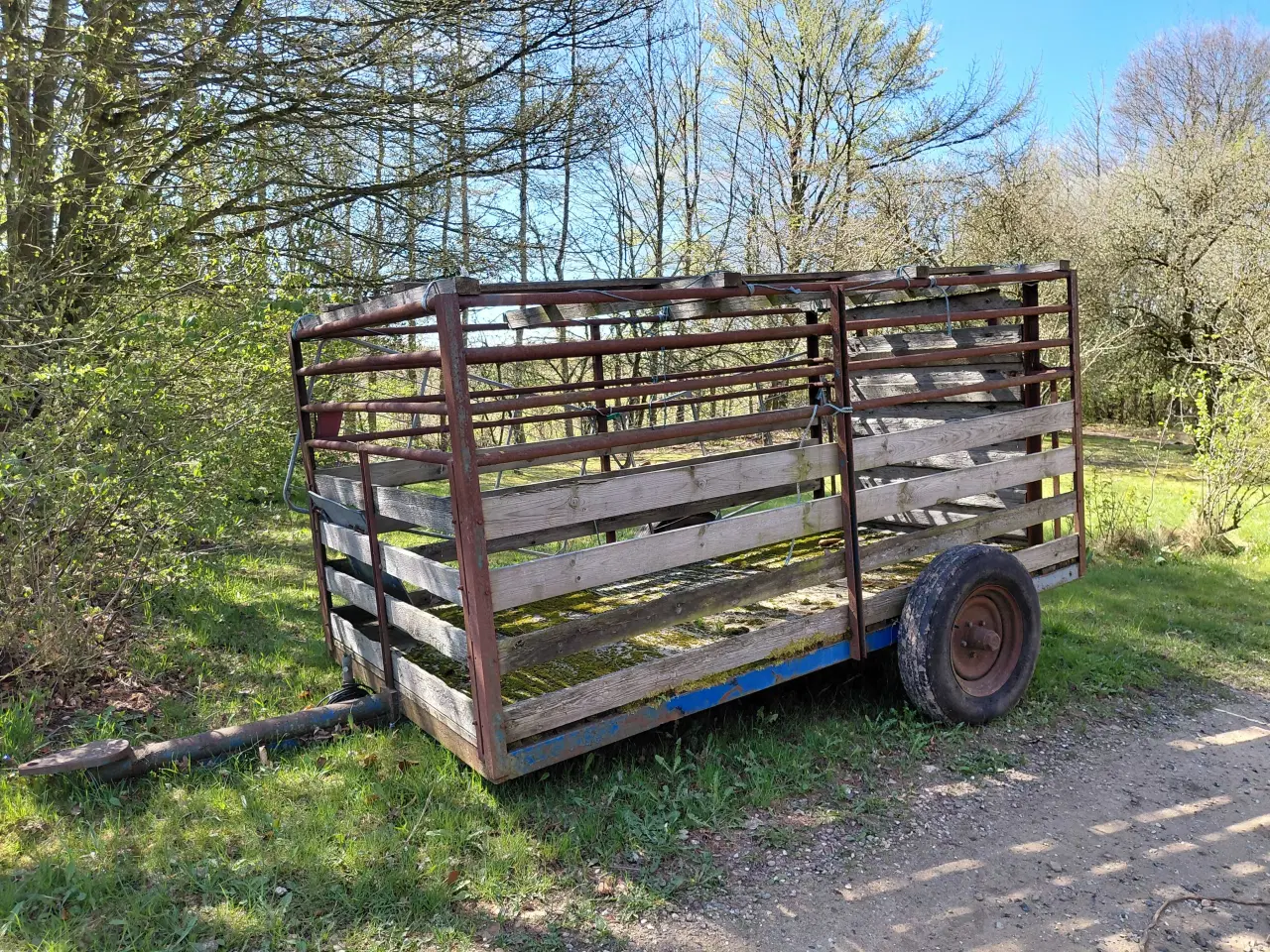 Billede 11 - Ford 4000, redskaber og kornvogne