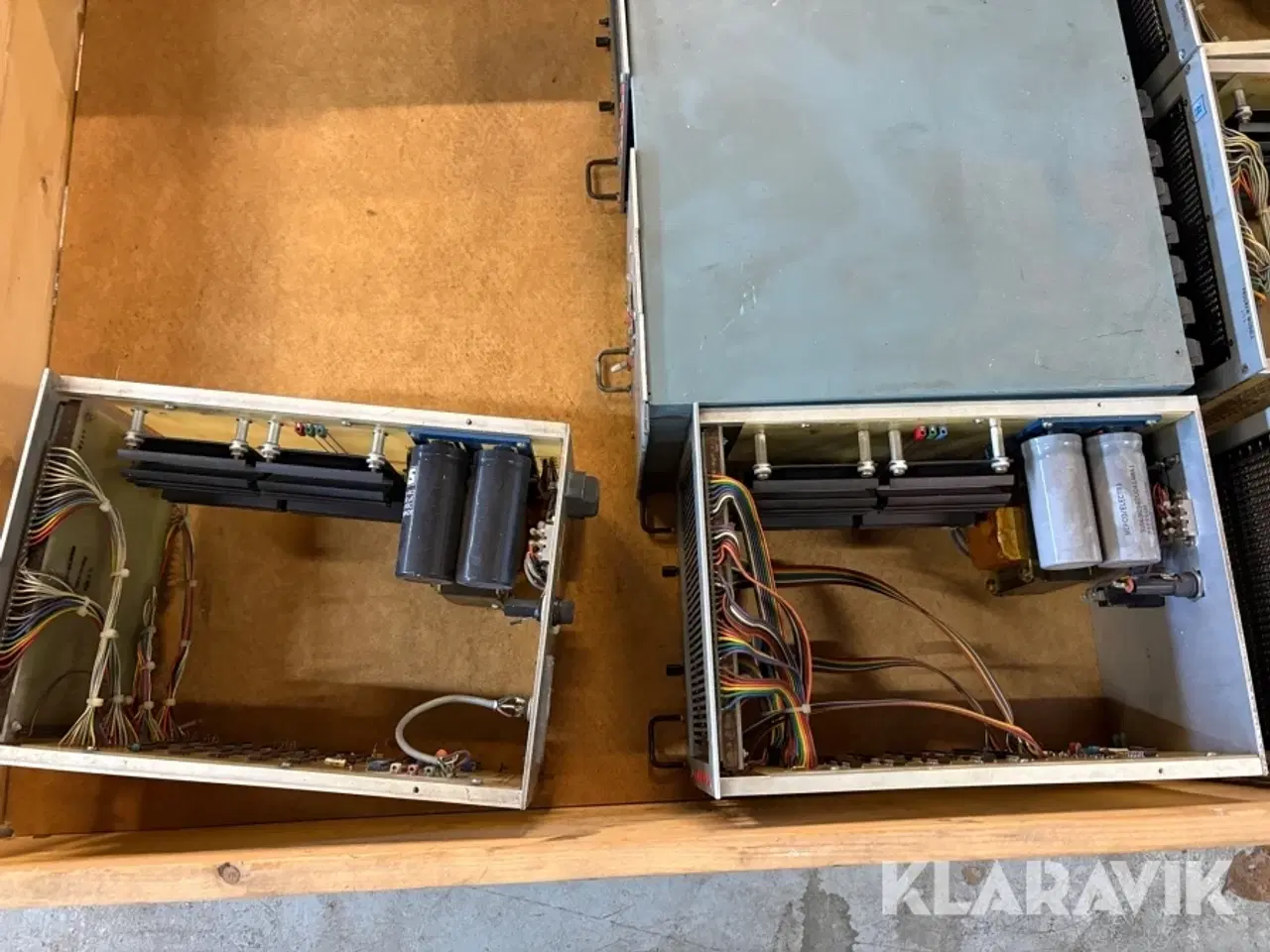 Billede 11 - Samlet lot med komponenter til blæsemaskiner til plastindustrien - 12 paller