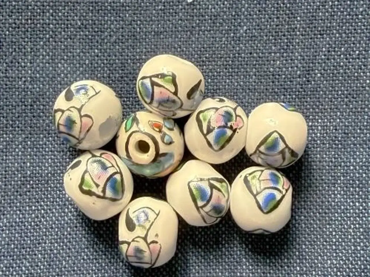 Billede 10 - Øreringe eller øreclips med keramik-perler