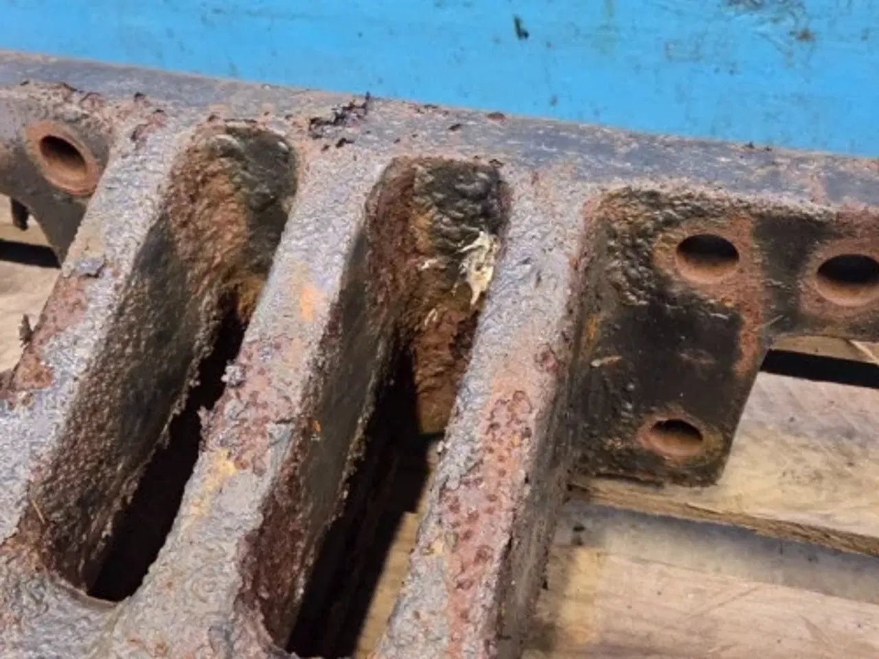 Billede 5 - New Holland TG285 Vægtholder 446069A1