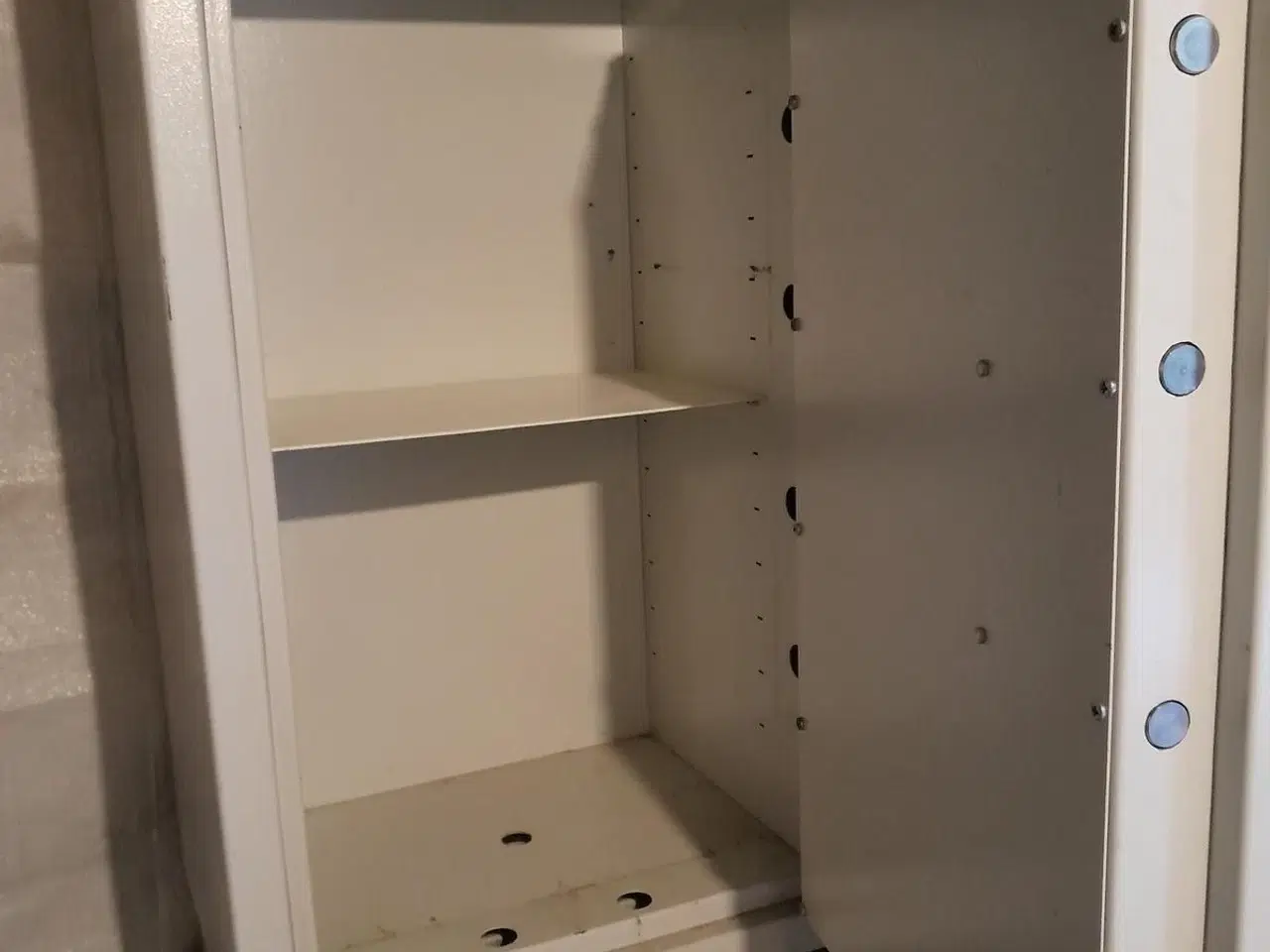 Billede 4 - Pengeskab sikkert og solidt af mrk. Burg Wächter. 