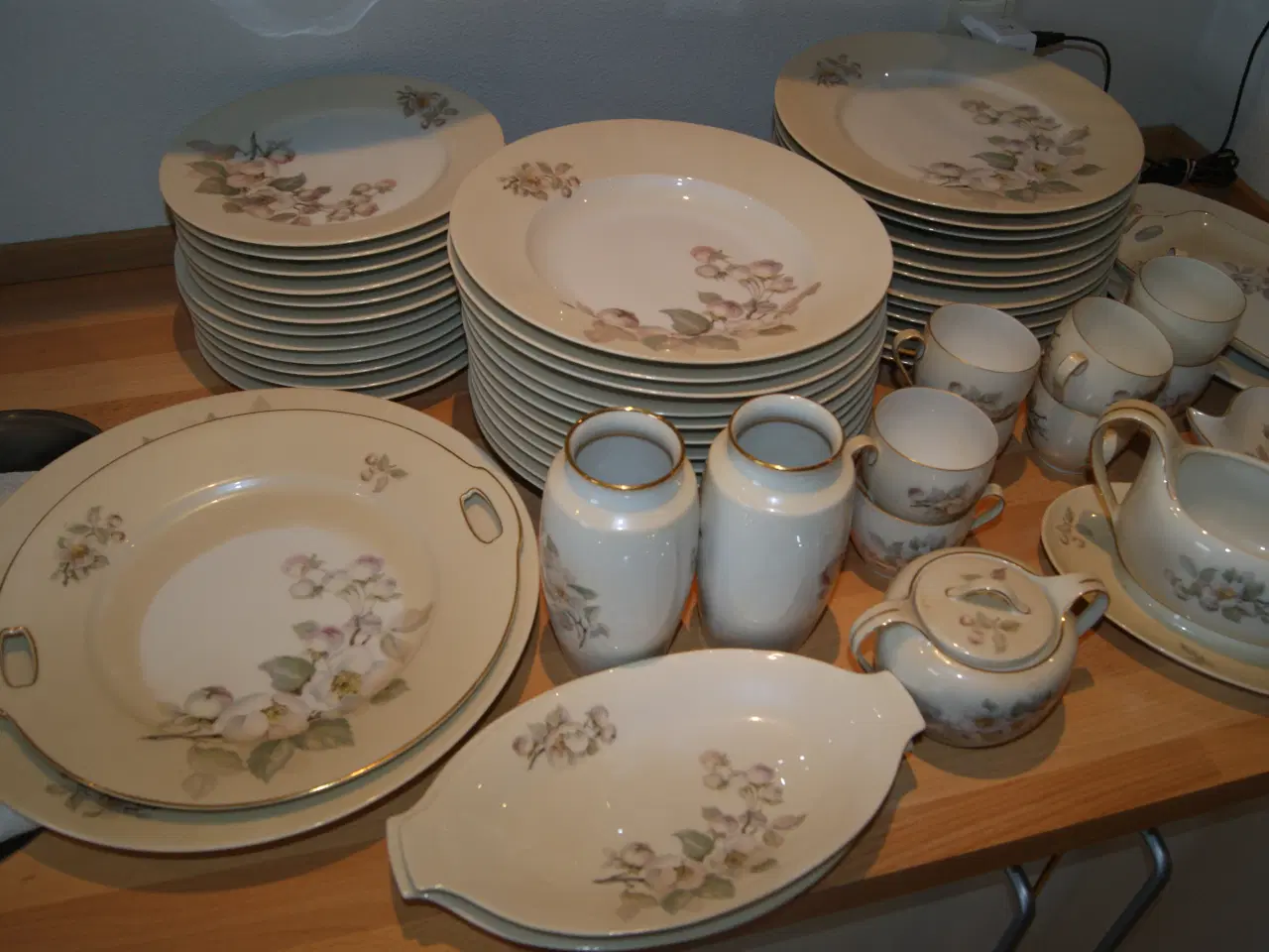 Billede 5 - Ældre spisestel