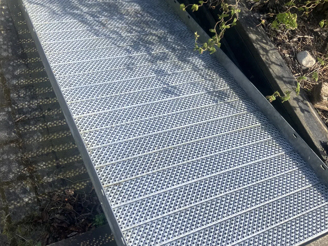 Billede 2 - Stor galvaniseret rampe 