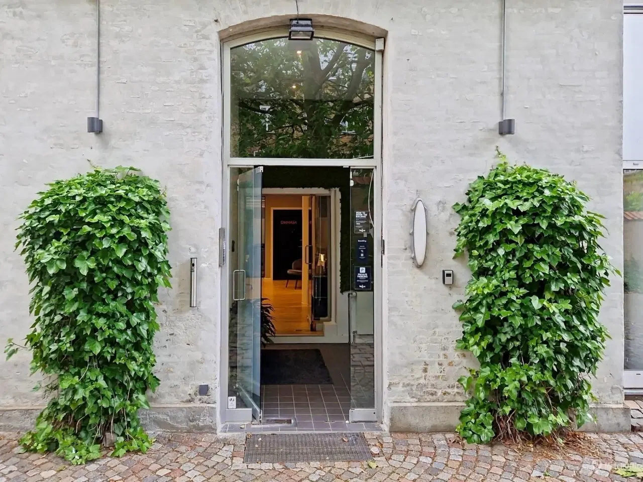 Billede 9 - Parkeringspladser til leje på Fuglevangsvej 11 og 13 på Frederiksberg