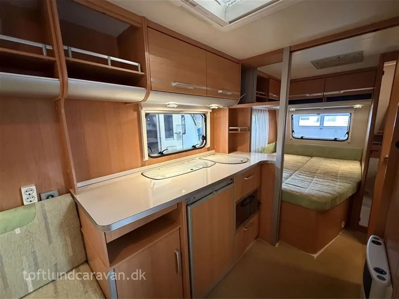 Billede 14 - 2008 - Wilk S3*** 490 HTD 1 ejers, SUPERFLOT med dobbeltseng, m/MOVER, gasbageovn mv. ET GODT TILBUD.