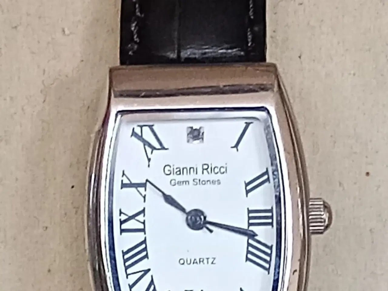 Billede 8 - 9 dameure fra England! Nye og lettere brugte!