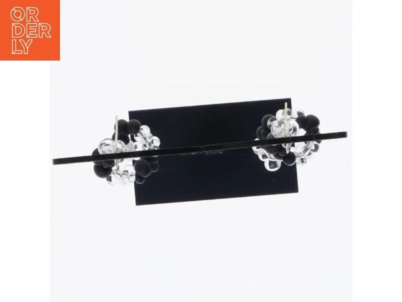 Billede 1 - Sort/ klar perleøreringe (str. 6 x 2 cm)
