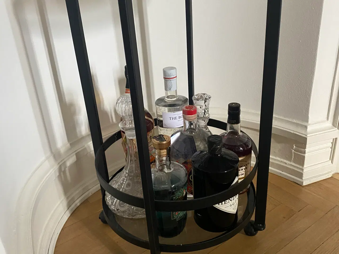 Billede 2 - Barbord med hjul og glashylder