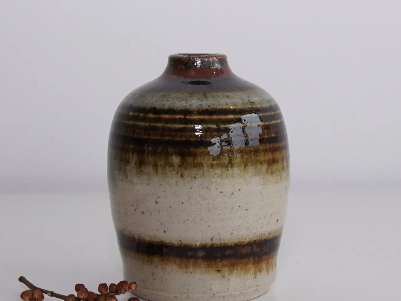 Billede 1 - Vase i stentøj af keramiker Gunver Bilde Sørensen