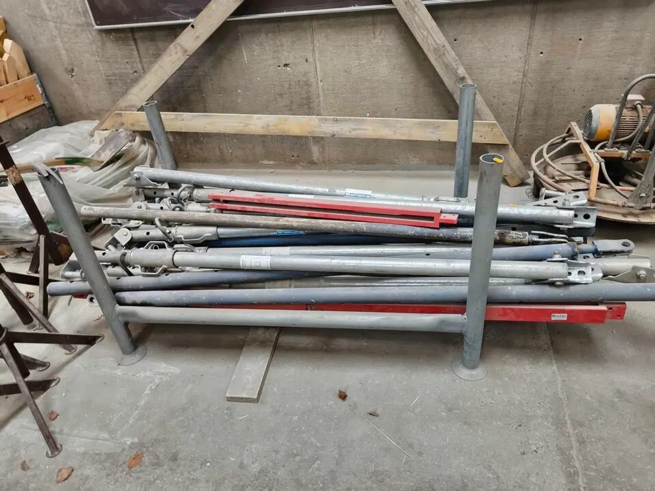 Billede 1 - Barrel m. div. indhold