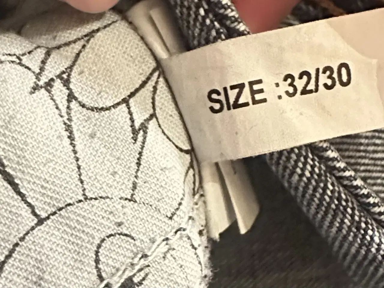 Billede 4 - Streetammo str 32/30