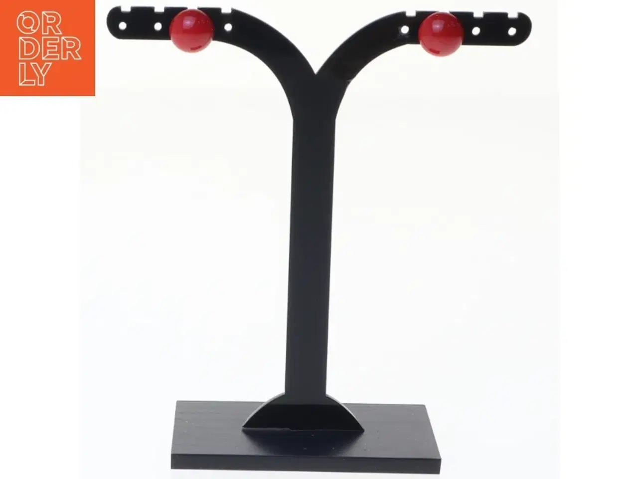 Billede 1 - Røde ørestikker (str. 1 x 1 cm)