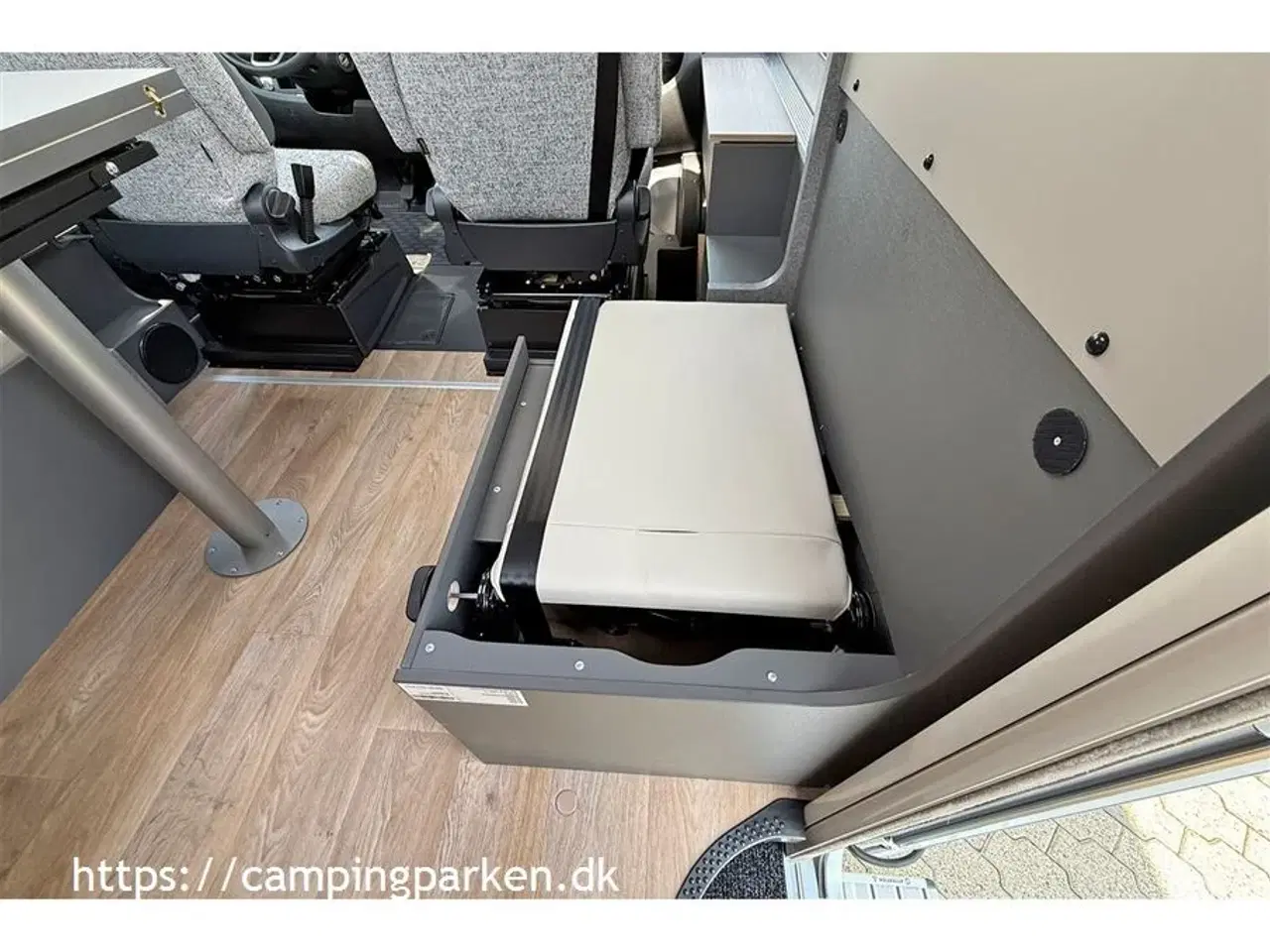 Billede 6 - 2025 - Dethleffs Trend I 7057 EBL   Superflot, nyudviklet Trend, 180 hk, automatgear, face-to-face siddegruppe, enkeltsenge