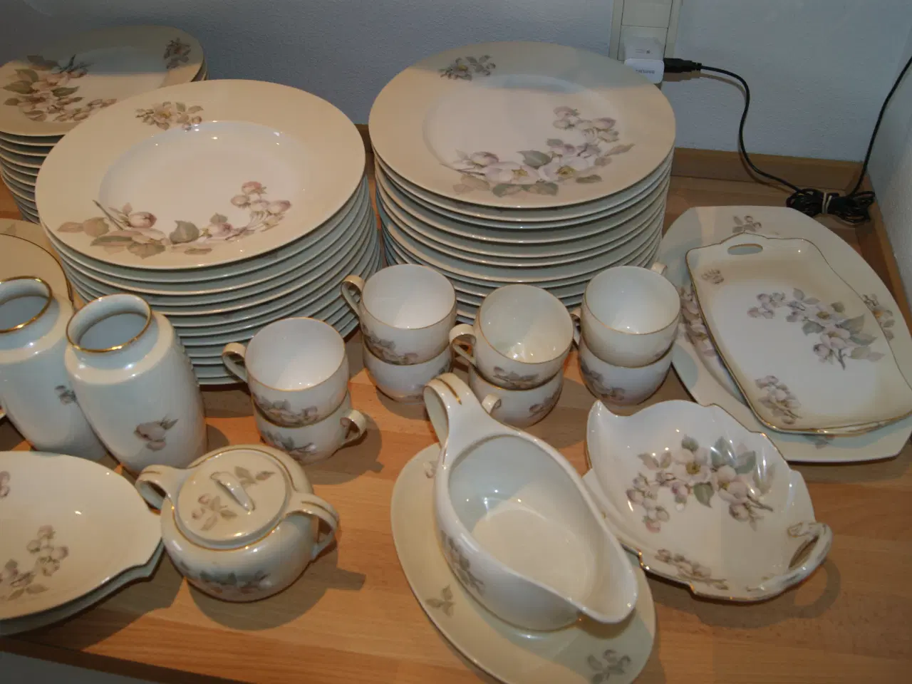 Billede 4 - Ældre spisestel