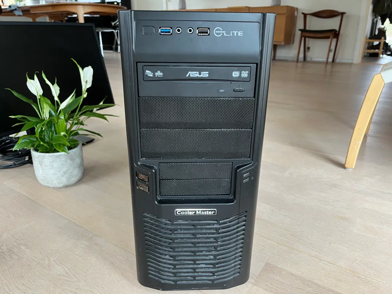 Billede 3 - Stationær PC med skærm, tastatur og mus