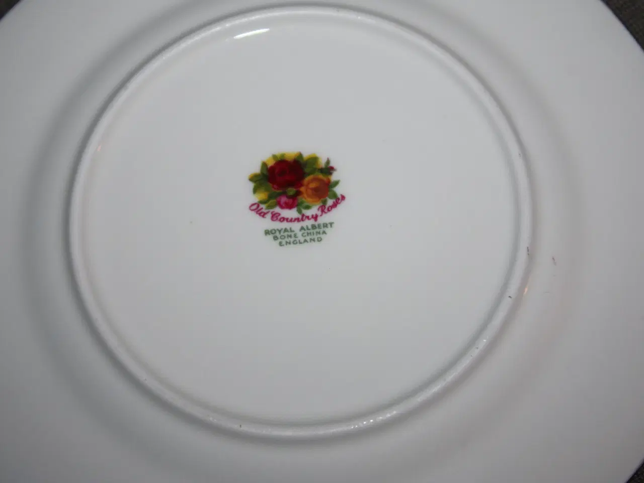 Billede 2 - Tallerken 16 cm Royal  Albert Landsby Rose