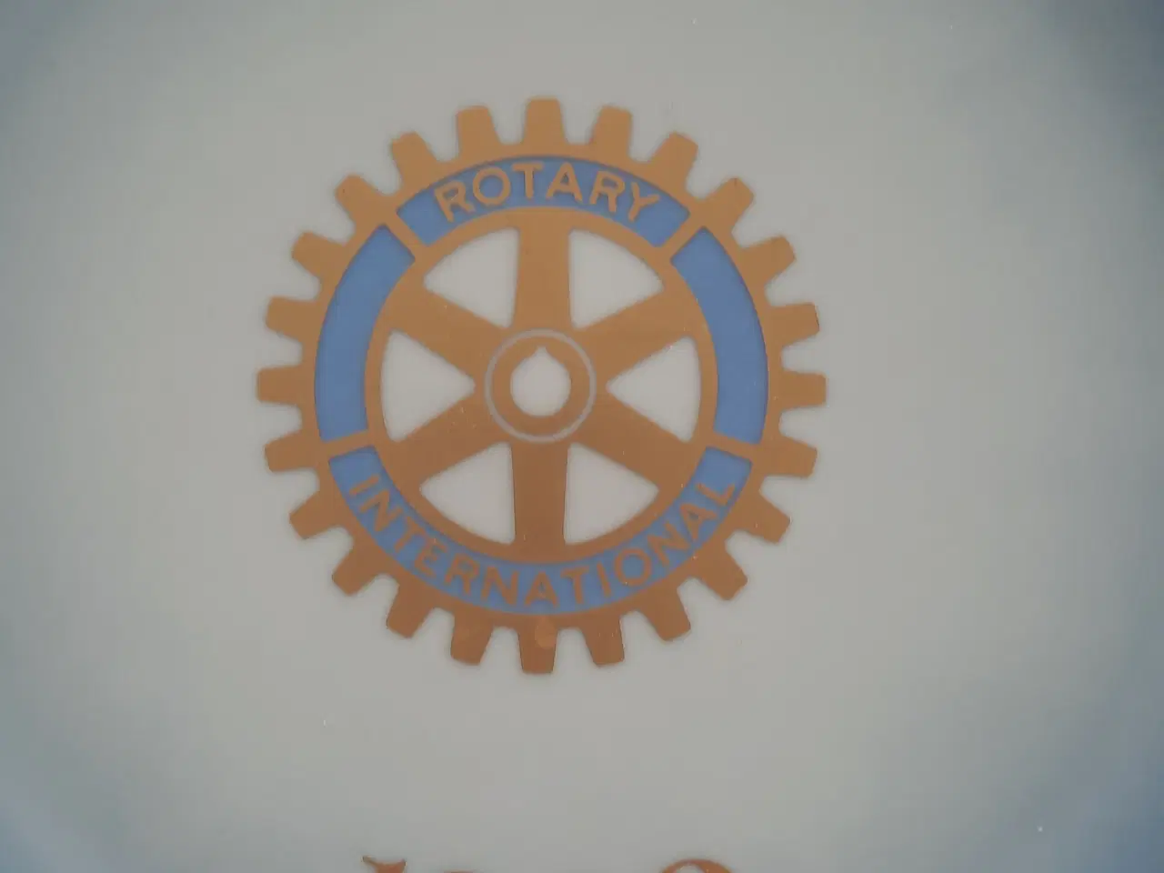 Billede 2 - Mindeplatte, Rotary international 75 år 