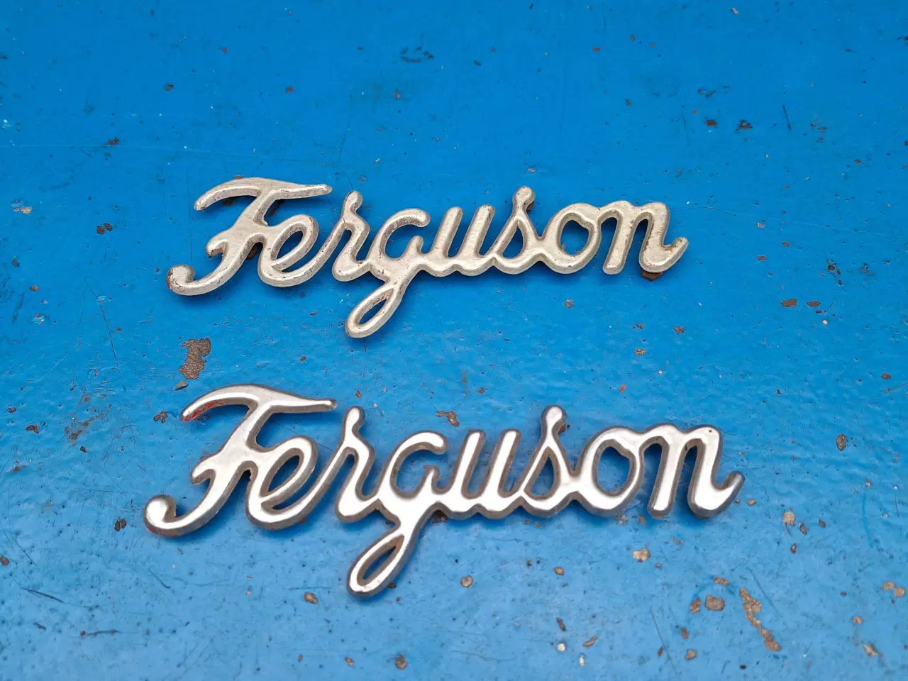 Billede 1 - Ferguson Emblemer 