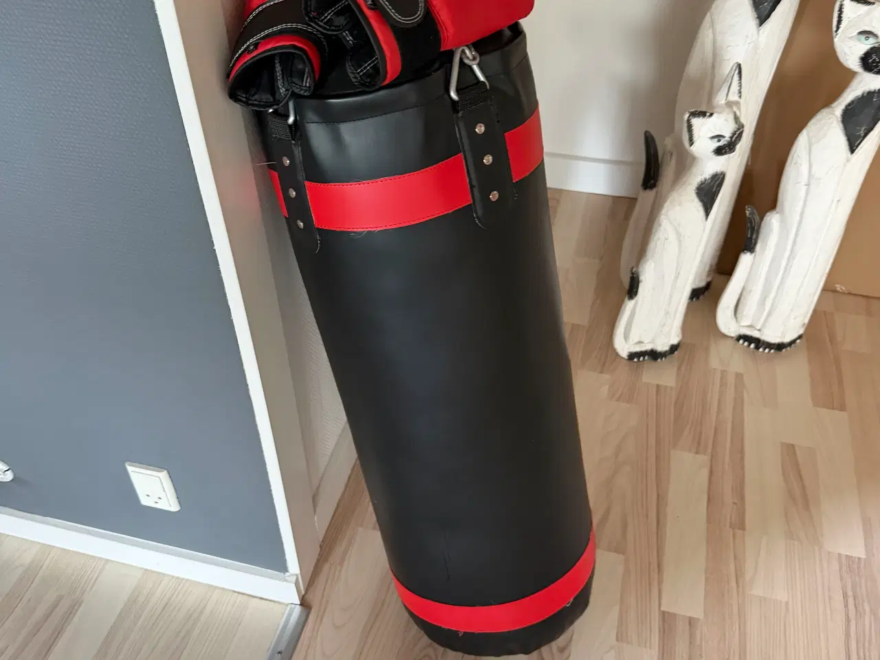 Billede 1 - Boksepude med handsker 