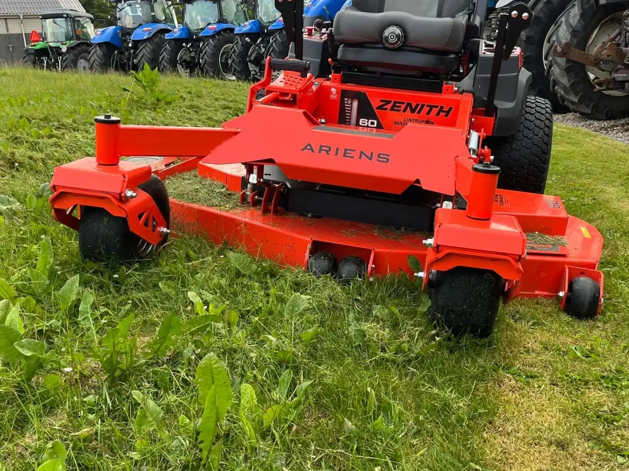 Billede 4 - Ariens Zenith 60 SD Top professionel maskine med stor 2 cylindret Kawasaki motor.