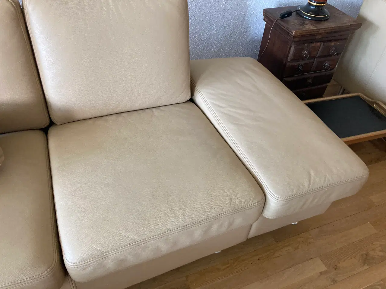 Billede 3 -  Læder Hjørnesofa cremfarvet 