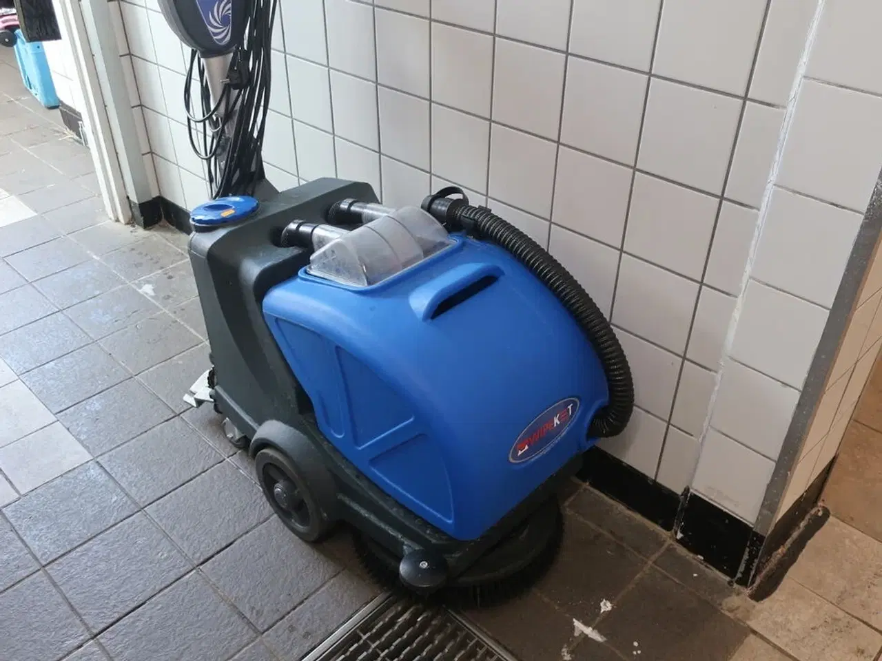 Billede 2 - Gulvvaskemaskine WIPEKET SWM30