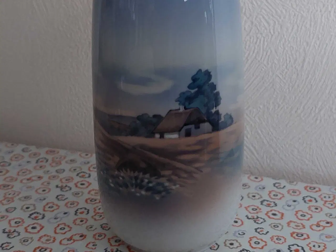 Billede 1 - Lyngby vase ( Gård )