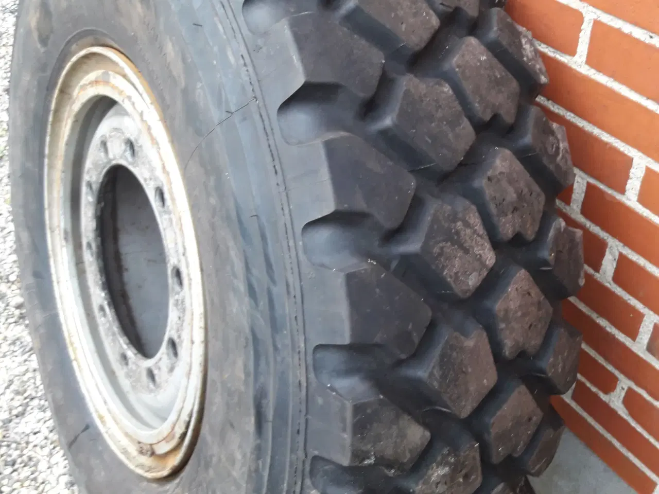 Billede 1 - Michelin 365/85 R20 XZL med fælg