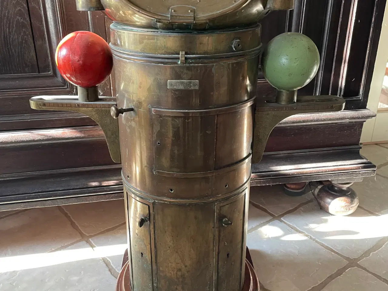 Billede 1 - Gl. nathus / kompas fra skib