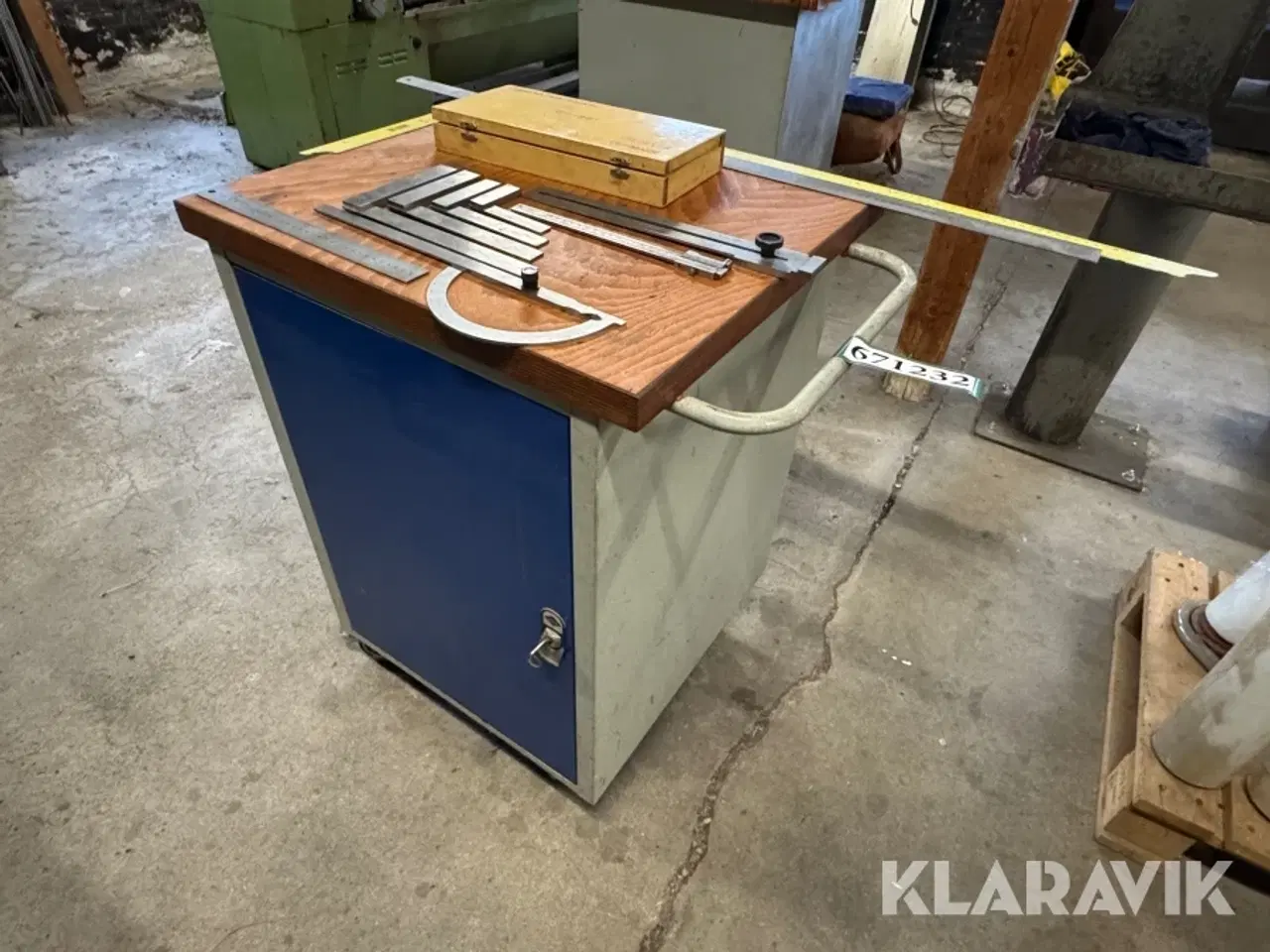 Billede 1 - Arbejdsbord med vinkler