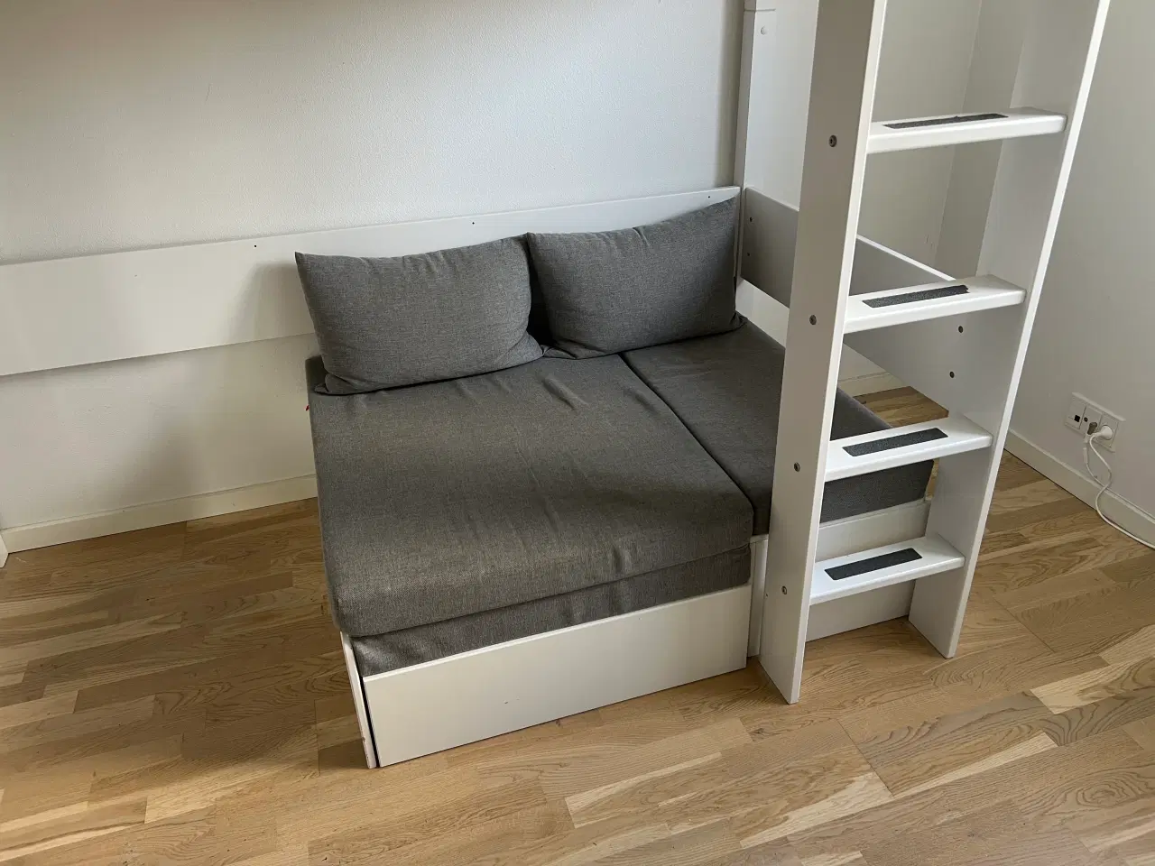 Billede 2 - FLEXA WHITE højseng med indbygget sofa
