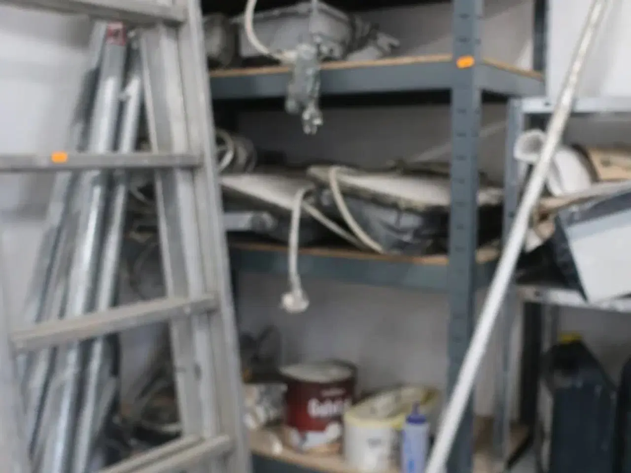 Billede 1 - Reol med div. Arbejdslamper