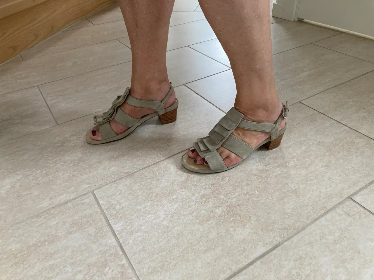 Billede 5 - Lækre sommersandaler fra Lloyd, str. 38