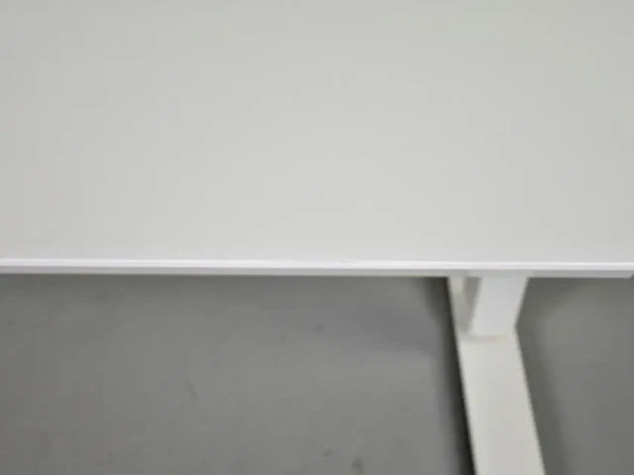 Billede 7 - Scan office hæve-/sænkebord med hvid plade og hvidt stel, 180 cm.