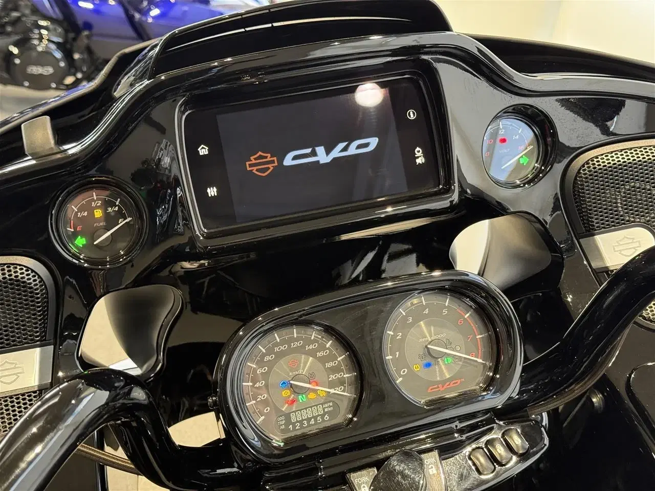 Billede 25 - Harley-Davidson FLTRXSE ROAD GLIDE CVO 117"