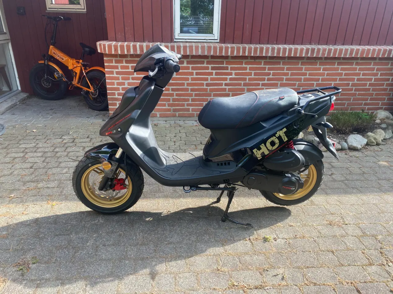 Billede 2 - PGO 50 Matsort/Gold Fejlkøb