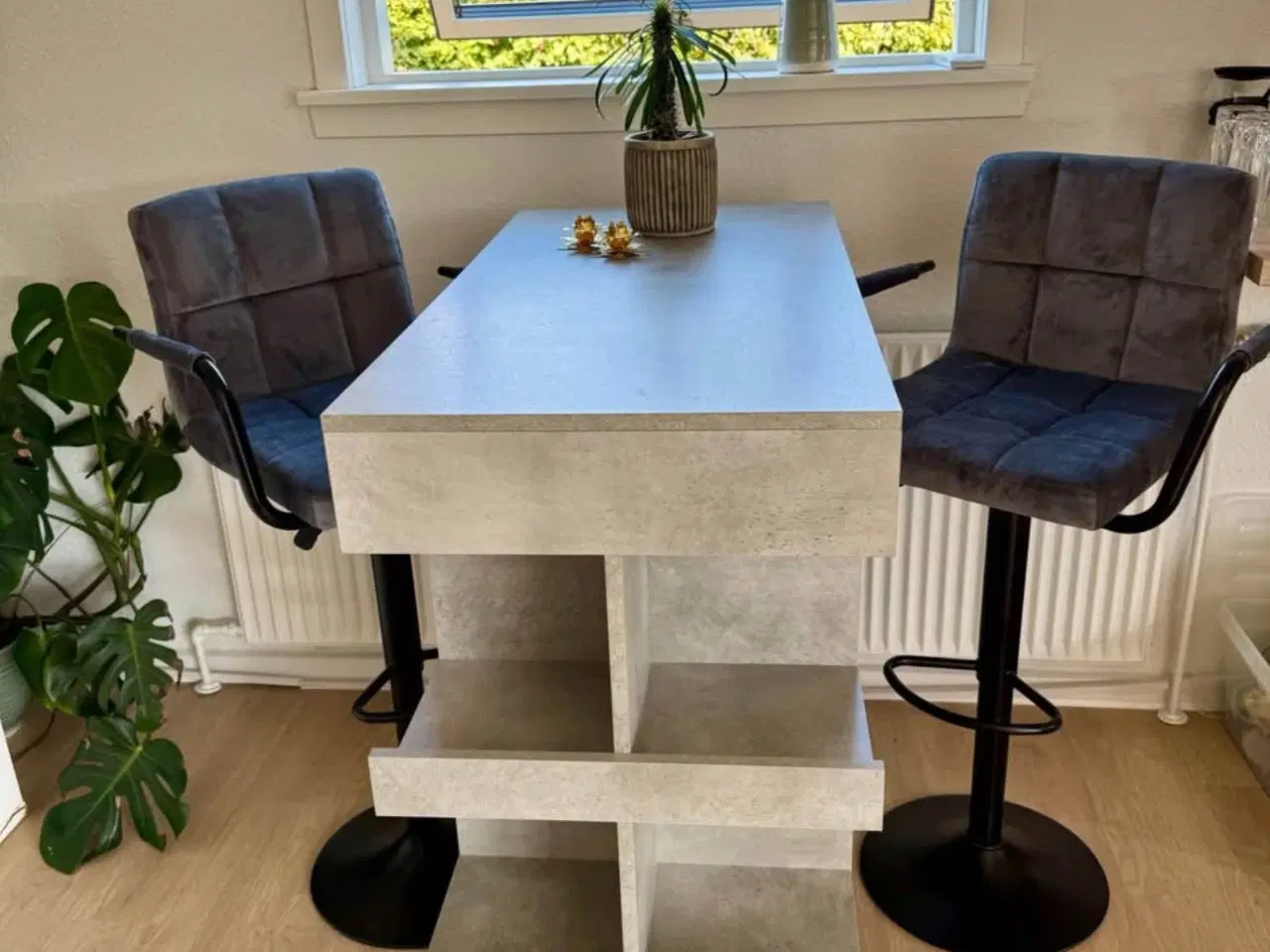 Billede 1 - Cafebord med stole