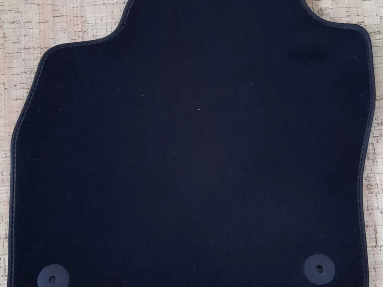 Billede 10 - På originale fælge - inkl. Originalt Sæt måtter