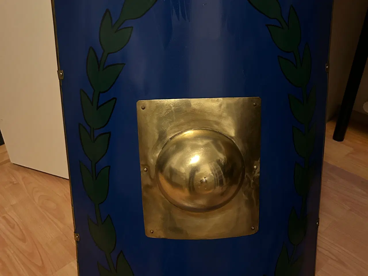 Billede 1 - Det Romersk skjold - Scutum - i metal.