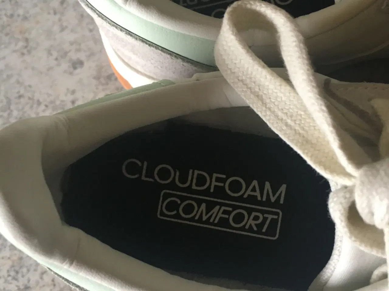 Billede 6 - Helt nye Adidas Sneakers str. 37. Sål længde 24 cm