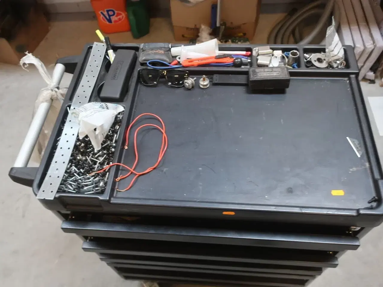 Billede 2 - Værkstedsvogn med indhold