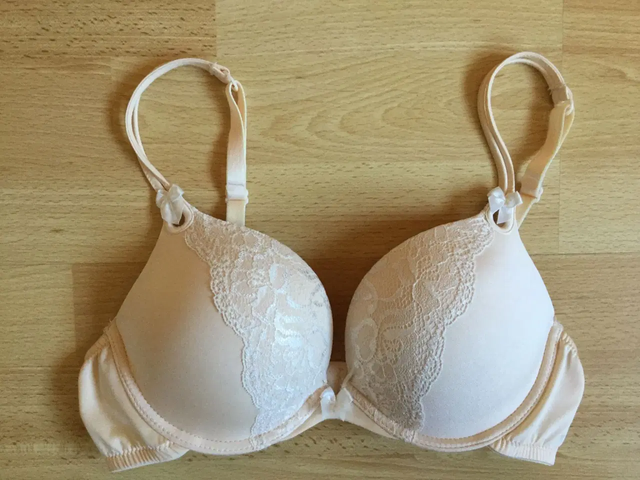 Billede 1 - *Ny* Hunkemøller push up BH  str. 75 / B