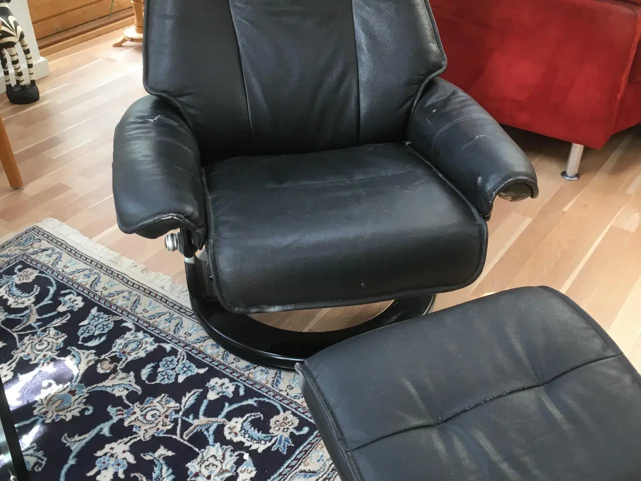 Billede 3 - 2 stk. læderstole med skamler