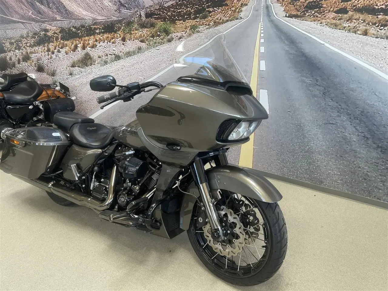 Billede 2 - Harley-Davidson FLTRXSE ROAD GLIDE CVO 117"