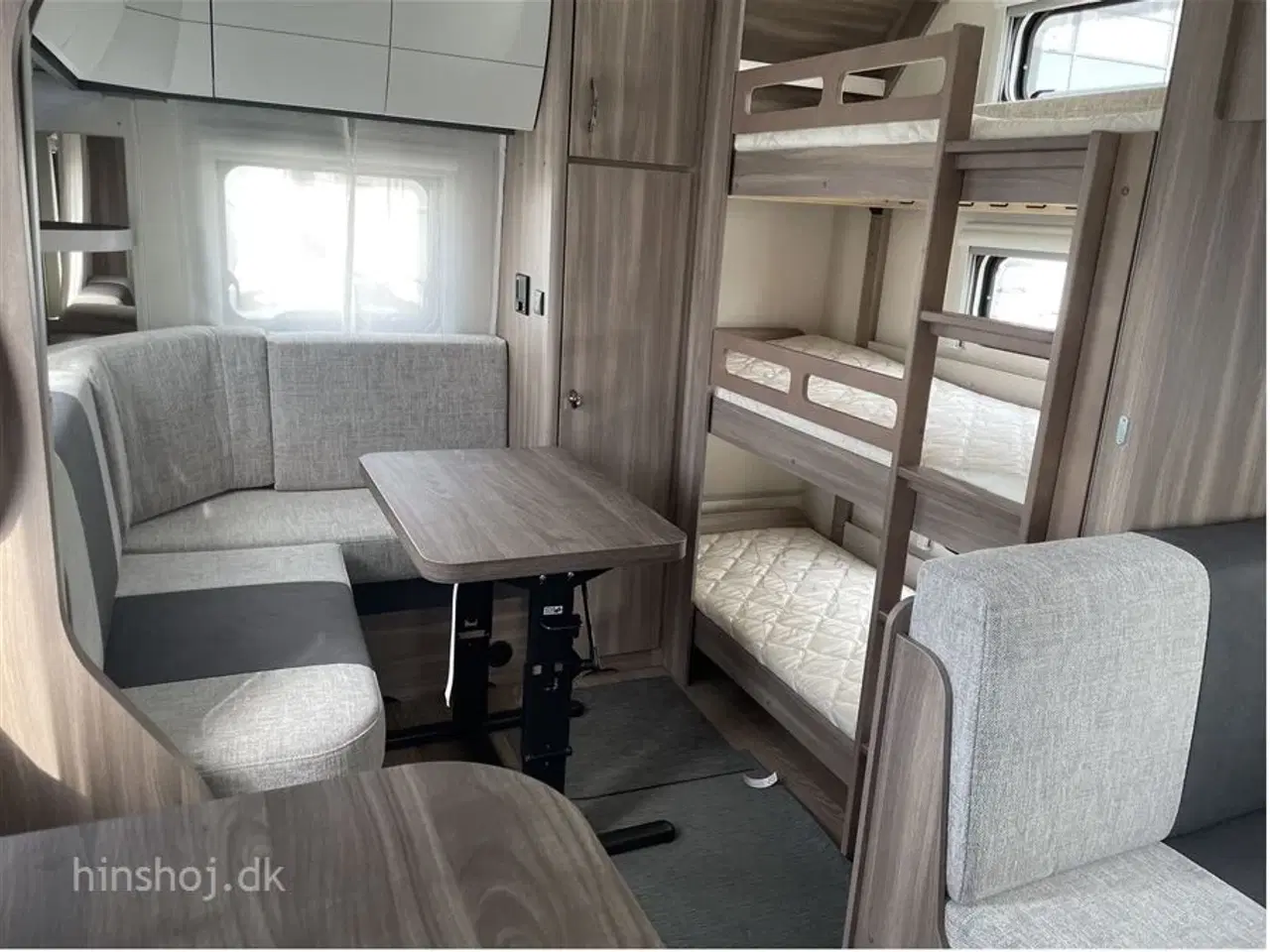 Billede 4 - 2023 - Hobby Excellent Edition 650 KMFe Stor rummelig familievogn med 3 køjer fra Hinshøj Caravan