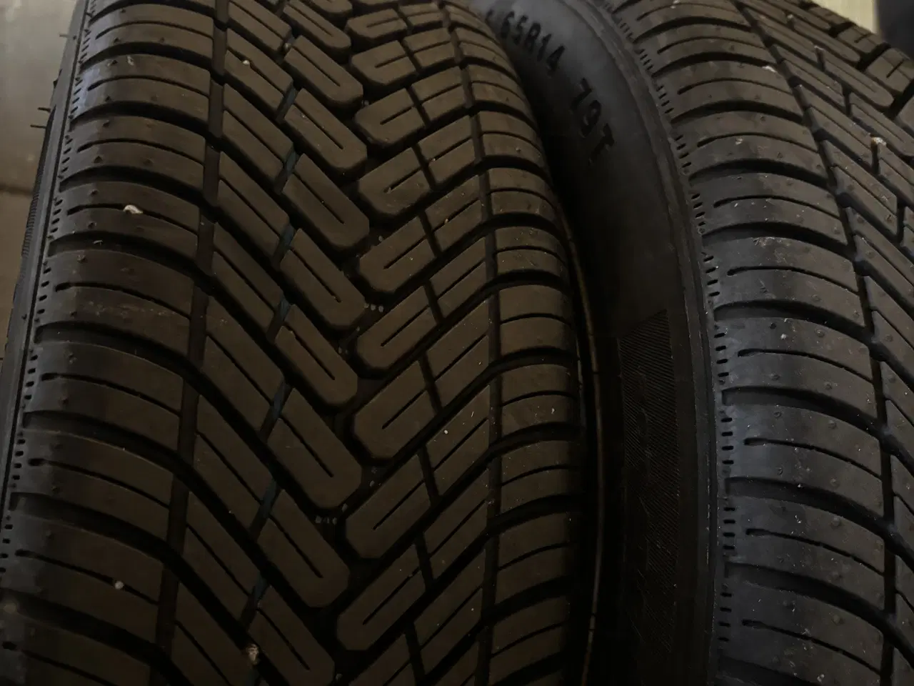 Billede 2 - Spritnye helårsdæk til mikrobiler!