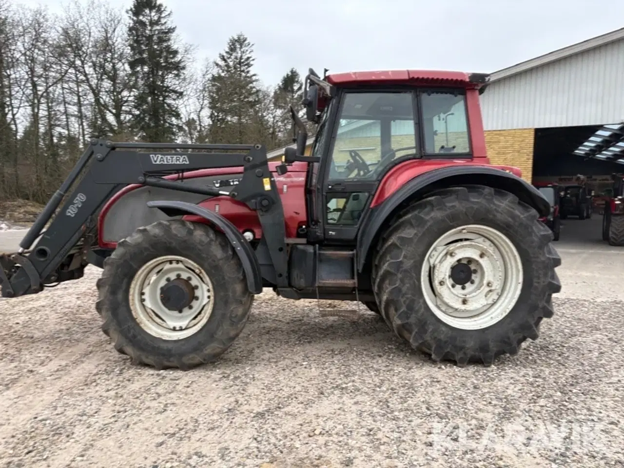 Billede 8 - Traktor Valtra T150 med frontlæsser